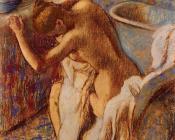 Woman Drying Herself - 埃德加·德加